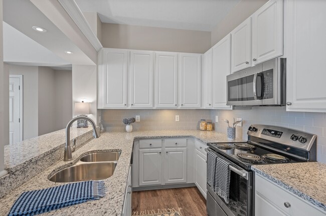 Building Photo - Falls at Landen