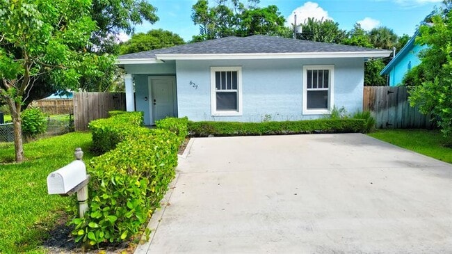 Building Photo - 627 47th St