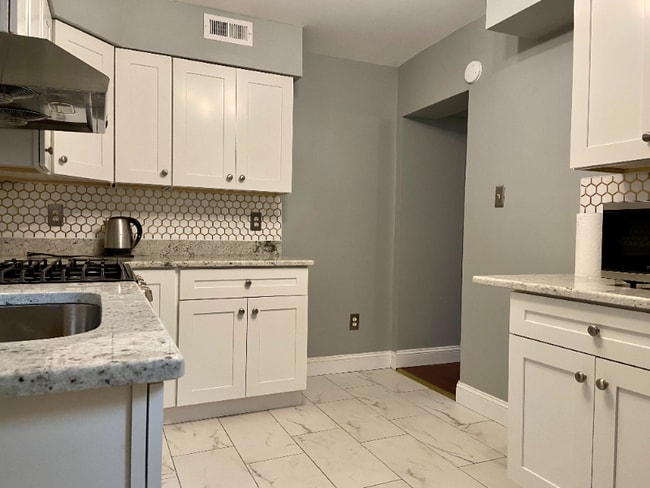 Building Photo - 910 Winter St