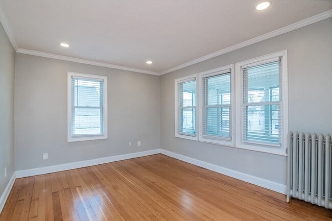 Building Photo - 30 Sunnymeade Ave