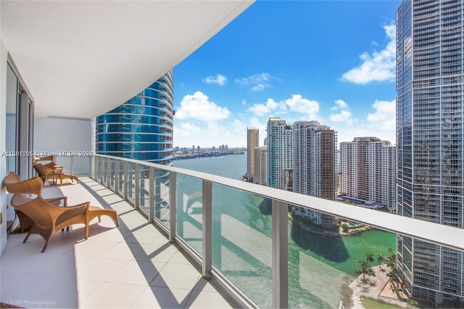 Primary Photo - 200 Biscayne Blvd Way