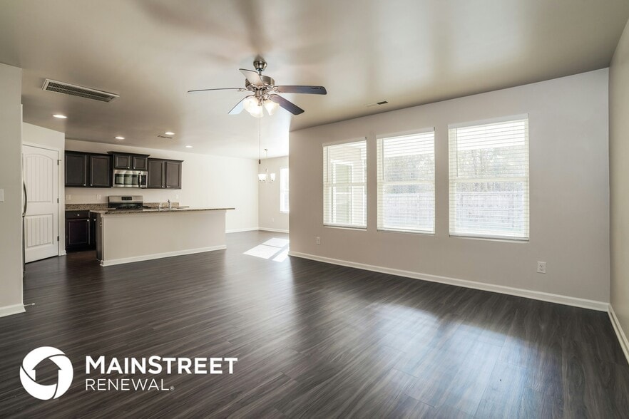 Building Photo - 4691 Woodford Cir