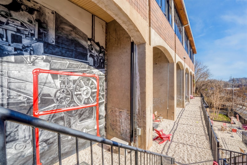 Building Photo - 3715 Main St