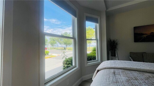 Building Photo - 115 Wellington Ave