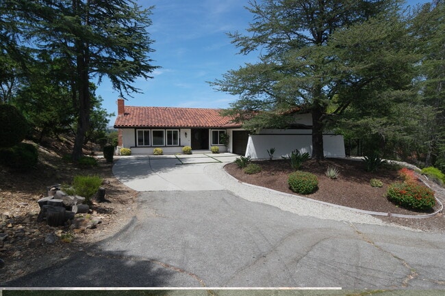 Building Photo - 2080 Channelford Rd
