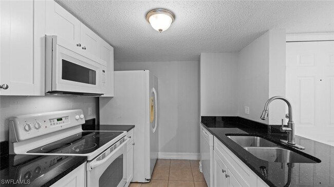 Building Photo - 3421 Winkler Ave
