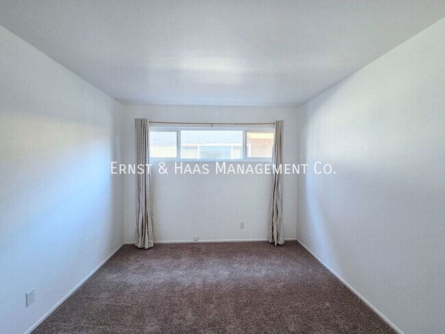 Building Photo - 873 E Turmont St
