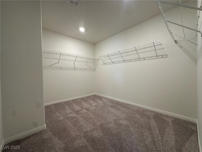 Building Photo - 6988 Sylmar Ave