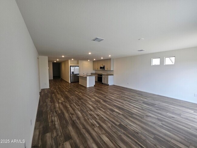 Building Photo - 1185 N 13th St