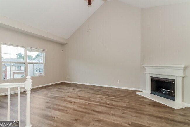 Building Photo - 450 Boxelder Rd