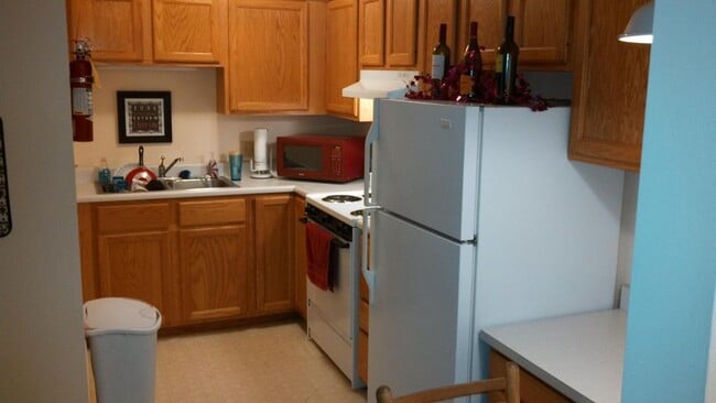 Building Photo - FiveTen