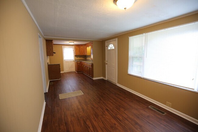Building Photo - Charming 2-Bedroom Home with Modern Updates in Concord/Rock Creek Area"