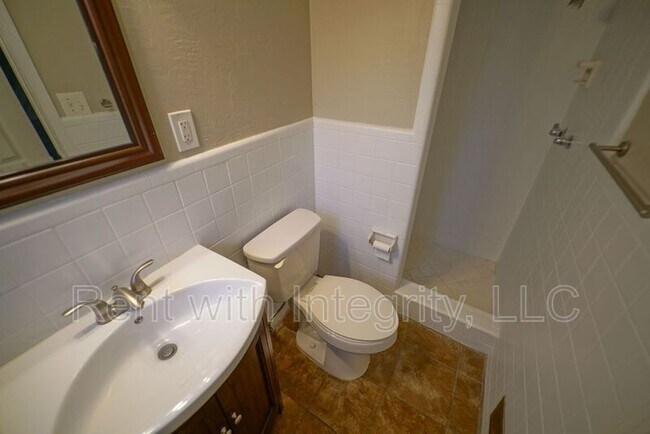 Building Photo - 1804 Skyland Dr