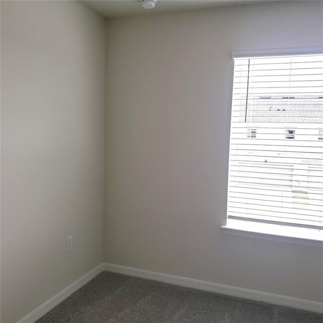 Building Photo - 6316 Tabebuia Pkwy