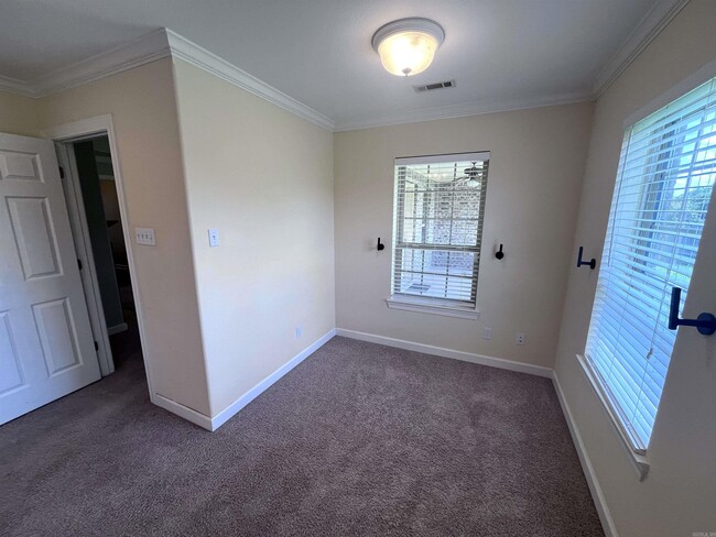 Building Photo - 1808 Airborn Dr