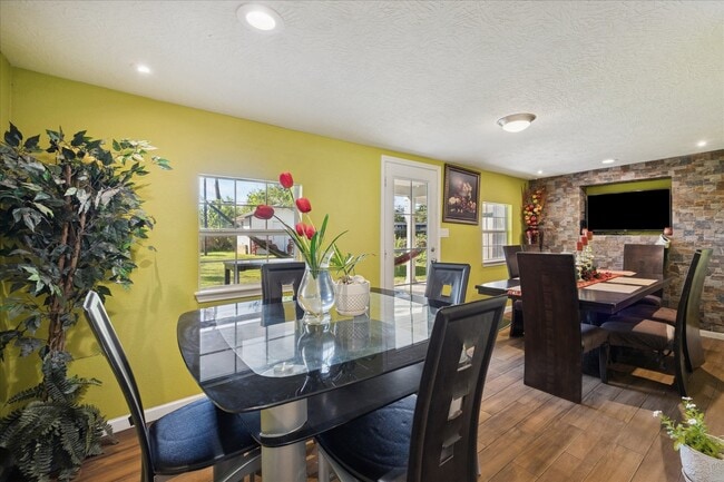 Building Photo - 3714 Ramsey Dr