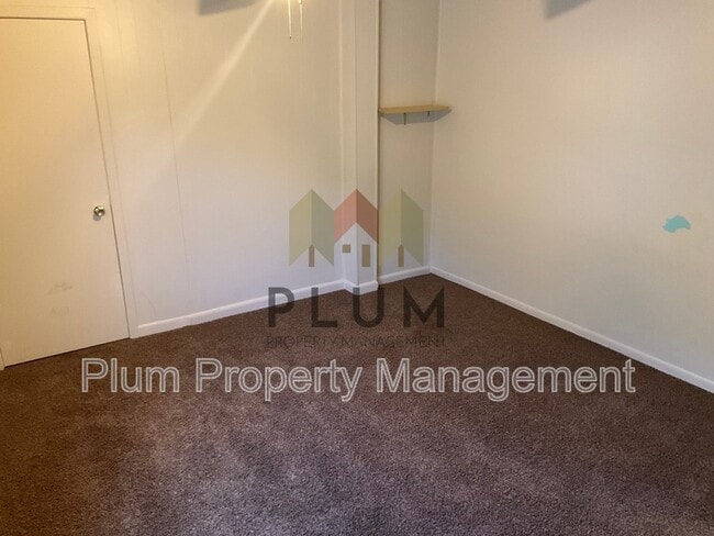 Building Photo - 3915 MT-200