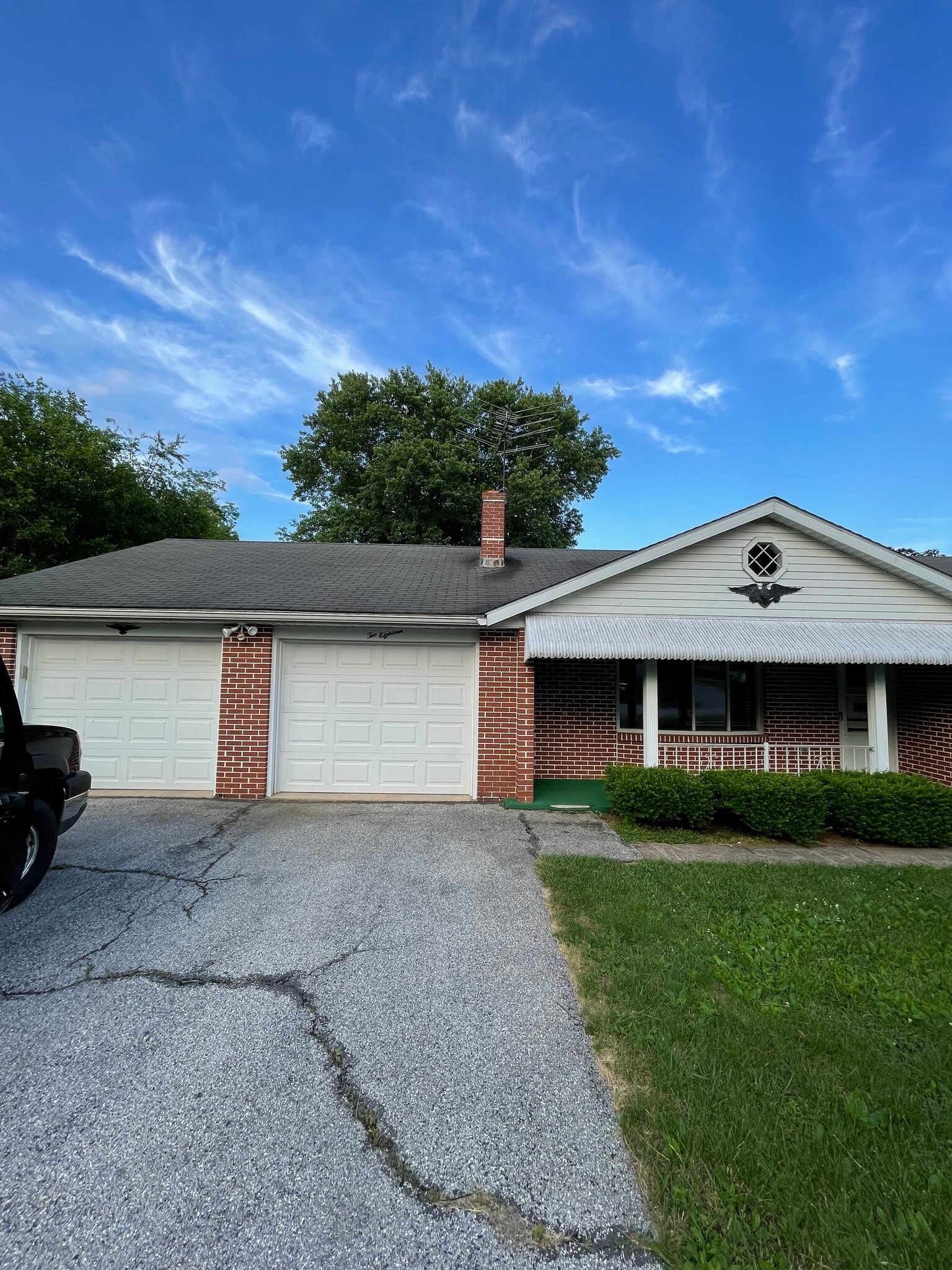 Building Photo - 218 Cardinal Dr