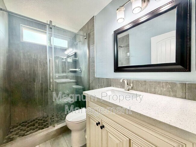 Building Photo - 11938 Venetian Dr