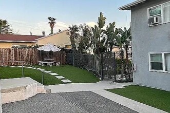 Building Photo - 11104 Aqua Vista St