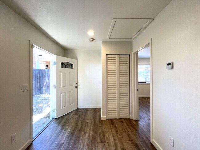 Building Photo - 1629 Kendall Dr