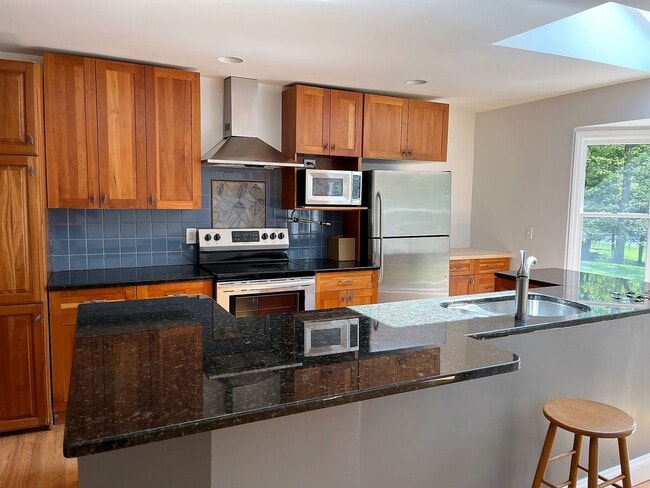Building Photo - 231 Rivergate Dr