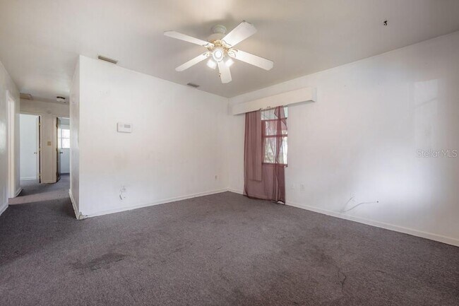 Building Photo - 649 W 11th St