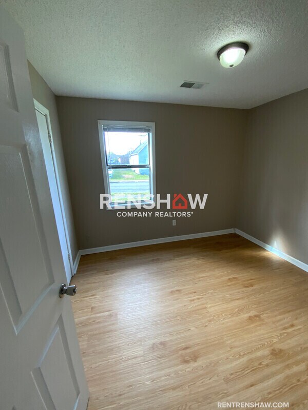 Building Photo - 632 Lee St