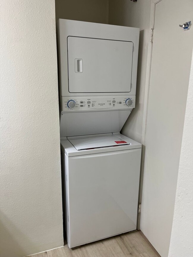 Building Photo - 2 bedroom in Waikele