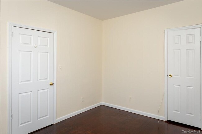 Building Photo - 33 Holmes Rd