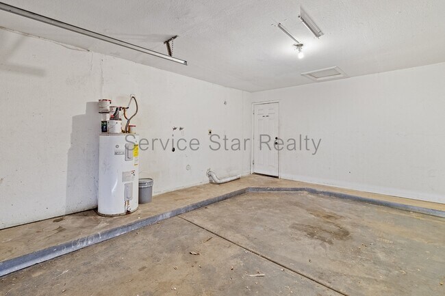Building Photo - 7737 W Hazelwood St
