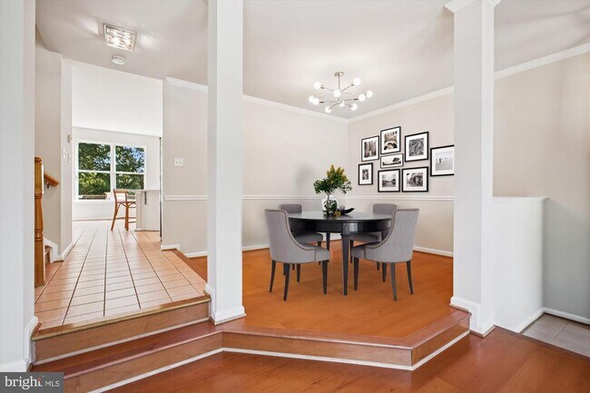 Building Photo - 6339 Dunman Way