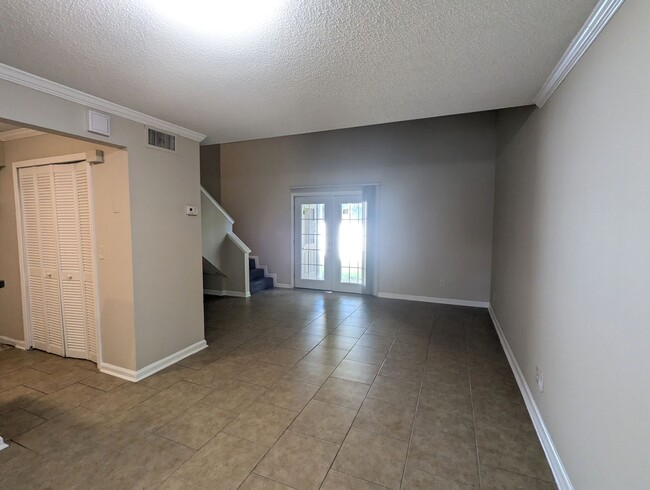 Primary Photo - 2/2 in Whispering Pines - Close to shoppin...