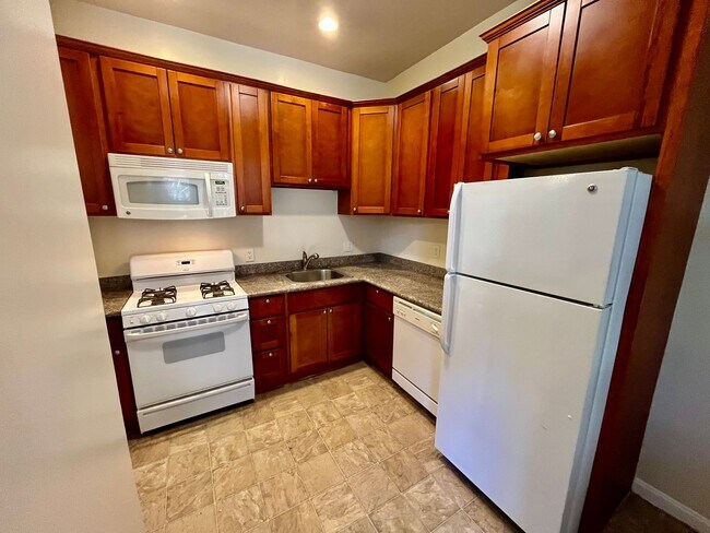 Building Photo - 530 Shrader St
