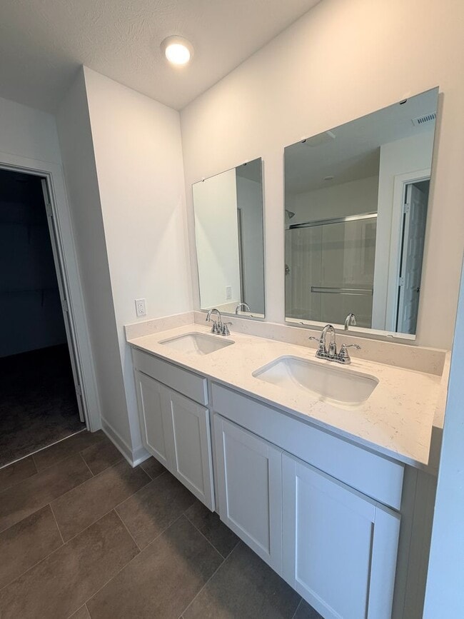 Building Photo - 936 Shadow Dr