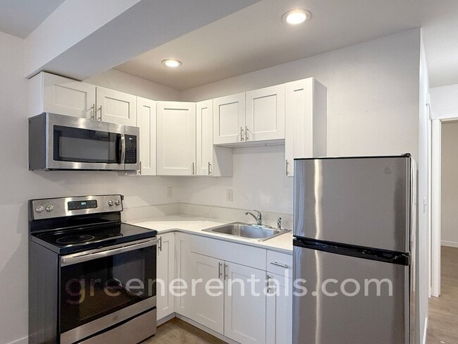 Building Photo - 1944 Olympia Ave NE