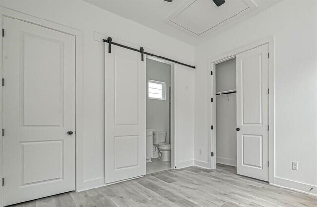 Building Photo - 8405 Schneider St