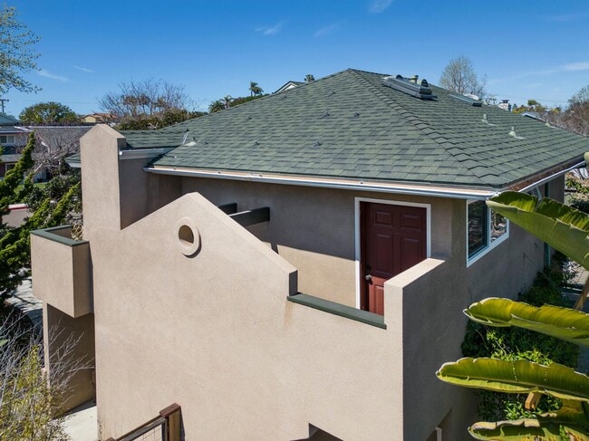 Building Photo - Charming Coastal Studio in Carlsbad - Furnished, all utilities + wi-fi included!