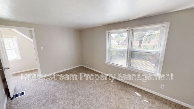 Building Photo - 807 Winston Dr