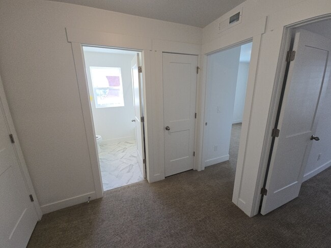 Building Photo - 754 E 950 N