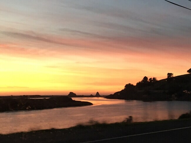 Building Photo - 1785 Austin Creek Rd