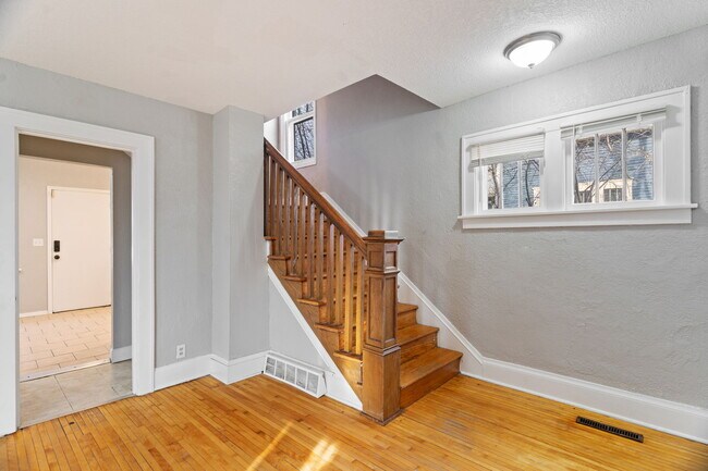 Building Photo - 1715 N Upton Ave
