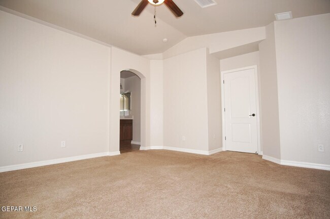 Building Photo - 14373 Coyote Trail Dr