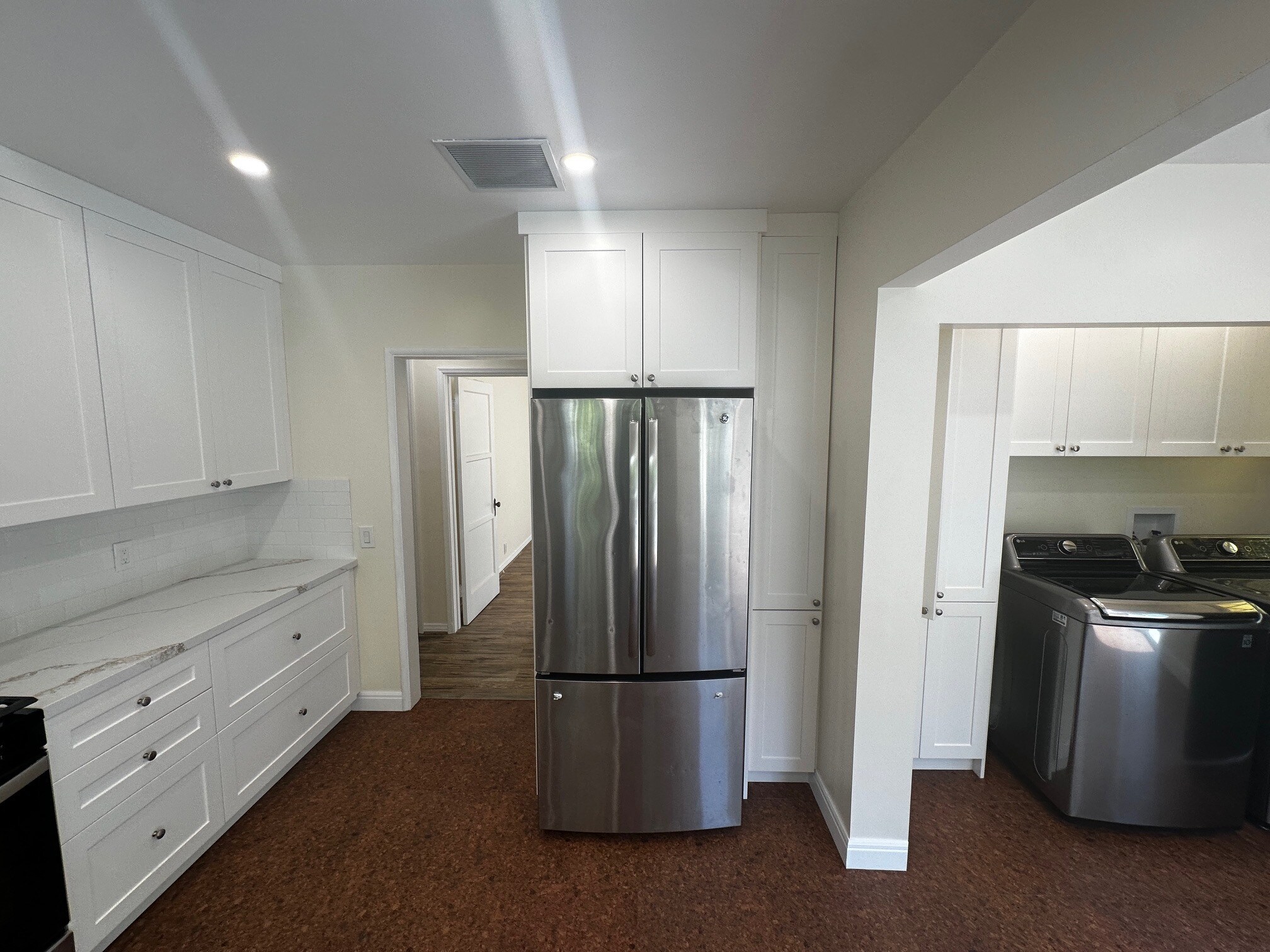 Building Photo - 2151 N Altadena Dr