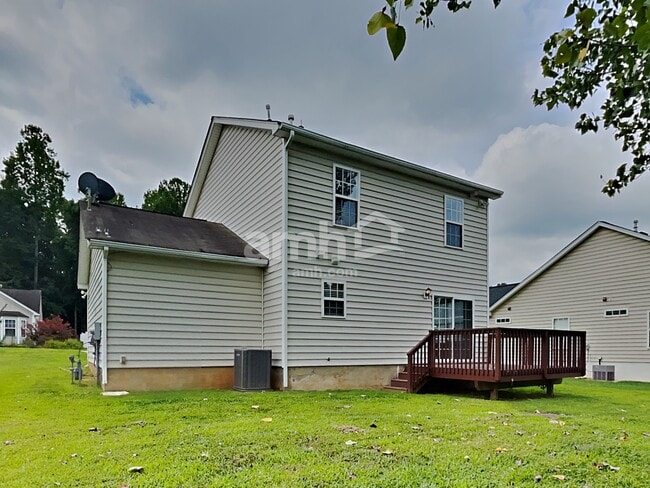 Building Photo - 125 Everett Park Dr