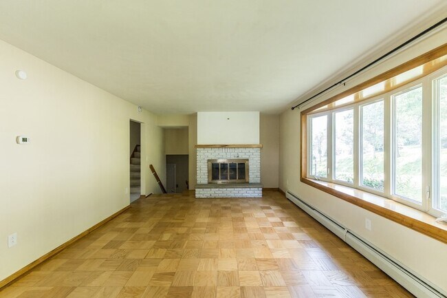 Building Photo - 82 Terrace Dr