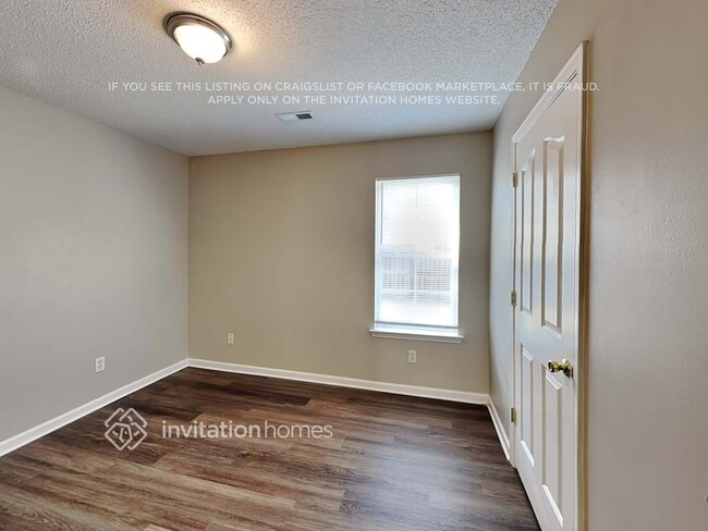 Building Photo - 8731 Purple Thistle Ln