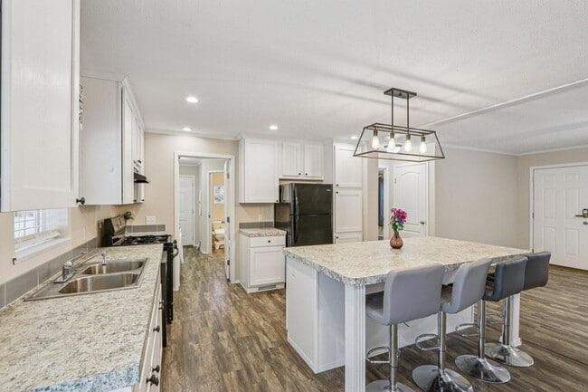 Building Photo - 4704 47th Ave