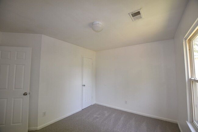 Building Photo - 3BR/1.5BA Home – Great Norfolk Location!