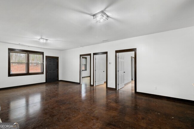 Building Photo - 620 Stiles Rd